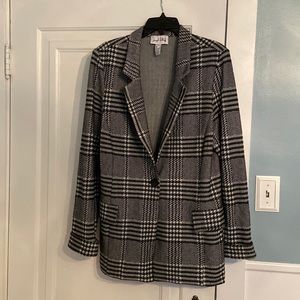EUC Joseph Ribkoff blazer . black and white plaid . cuff at end of sleeve
